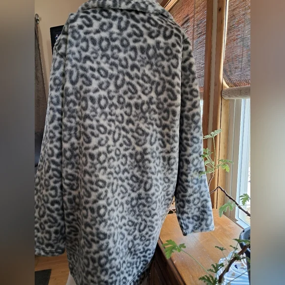Leopard Print Women's Coat - Picture 2 of 3